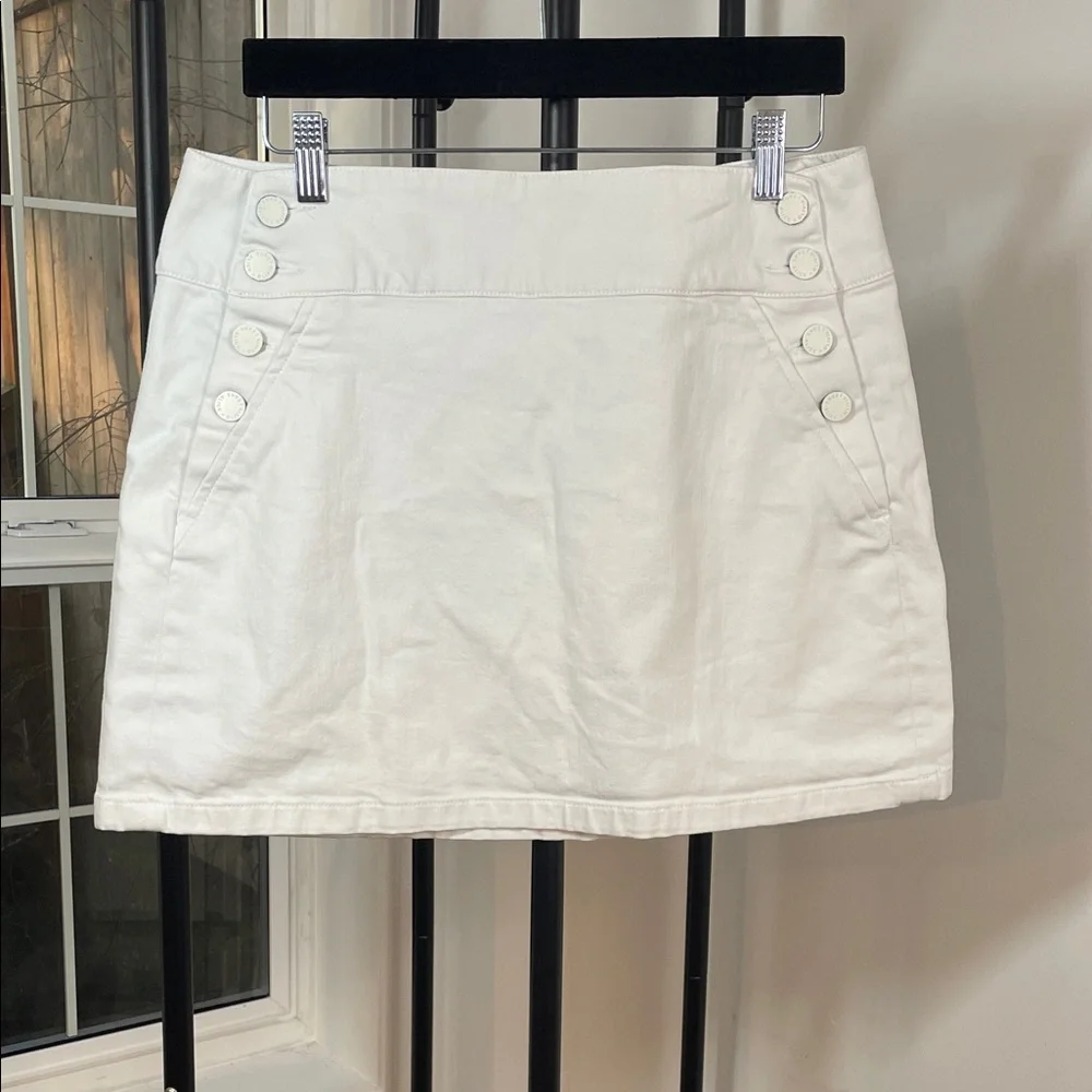 Alice + Olivia White Button-Detail Mini Skirt - Picture 2 of 8
